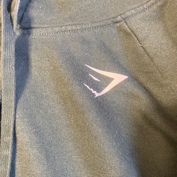 Gymshark Cropped Hoodie - Picture 2 of 4